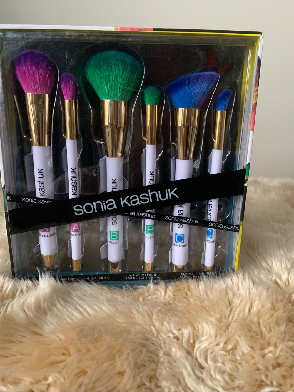 NIB: Sonia Kashuk ABC Rainbow-Tip White Handle Makeup Brush Set